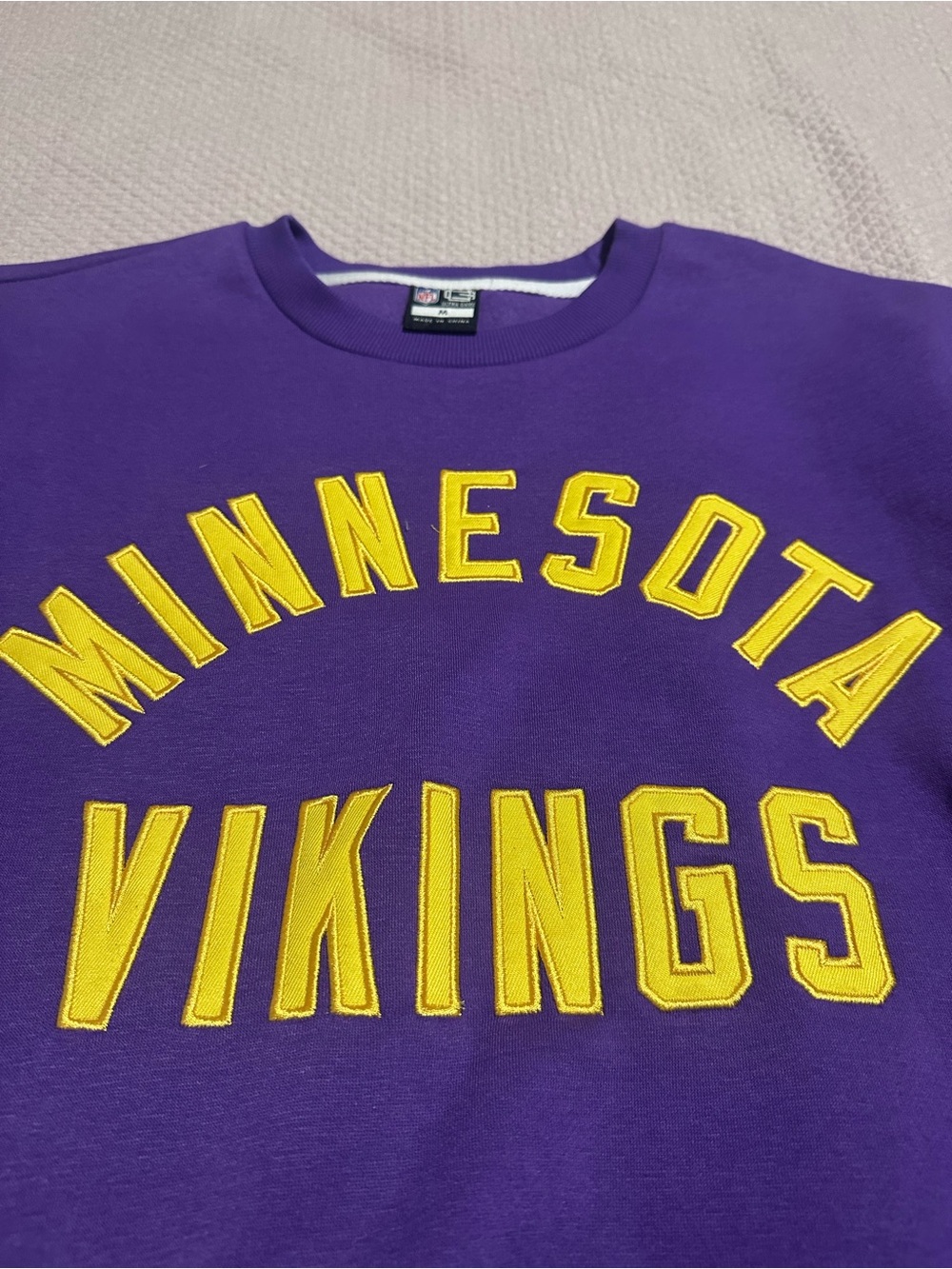 Men's Purple Crewneck Sweatshirt - Minnesota Vikings - Picture 2 of 12